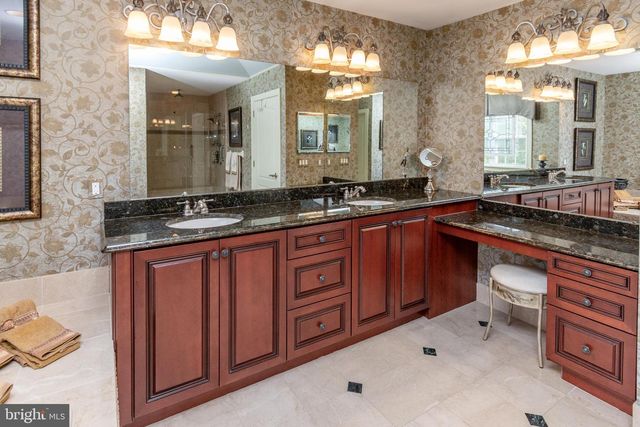 301 HOLCOMBE WAY, Lambertville, NJ 08530