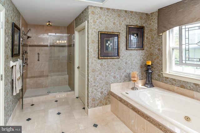 301 HOLCOMBE WAY, Lambertville, NJ 08530