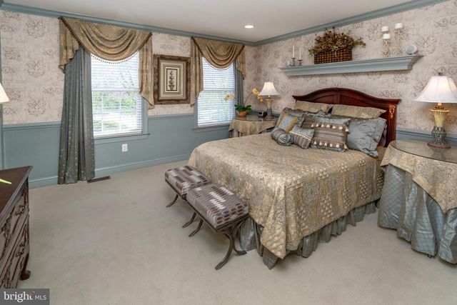 301 HOLCOMBE WAY, Lambertville, NJ 08530