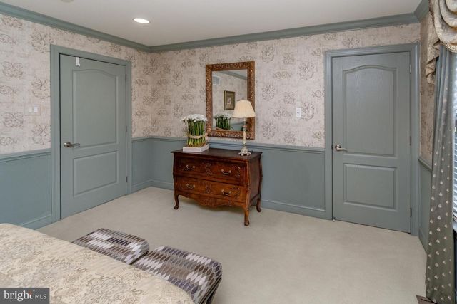 301 HOLCOMBE WAY, Lambertville, NJ 08530