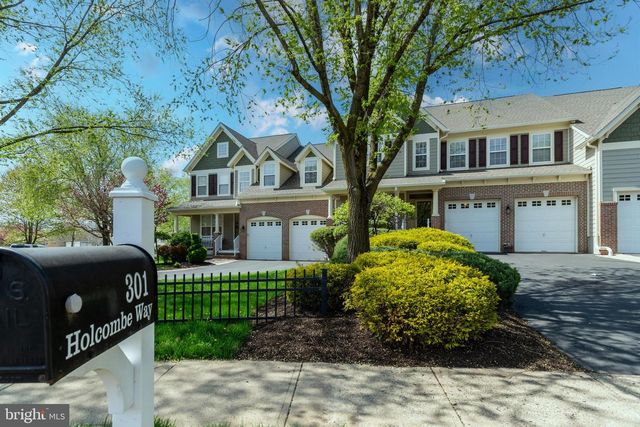 301 HOLCOMBE WAY, Lambertville, NJ 08530