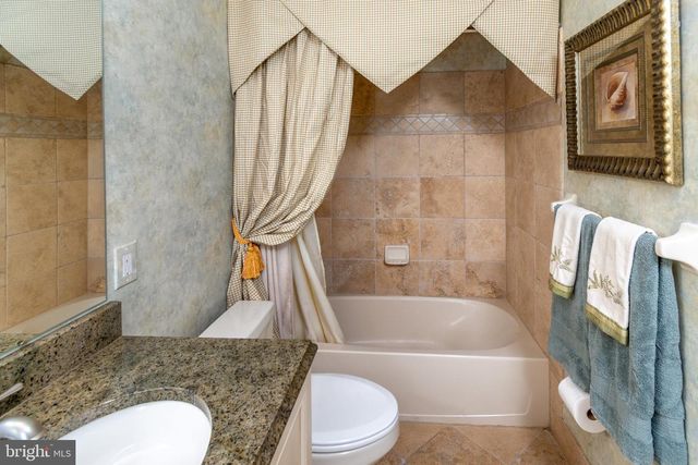 301 HOLCOMBE WAY, Lambertville, NJ 08530