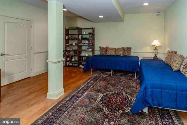 301 HOLCOMBE WAY, Lambertville, NJ 08530