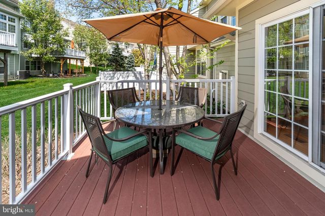 301 HOLCOMBE WAY, Lambertville, NJ 08530