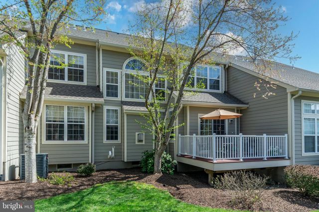 301 HOLCOMBE WAY, Lambertville, NJ 08530