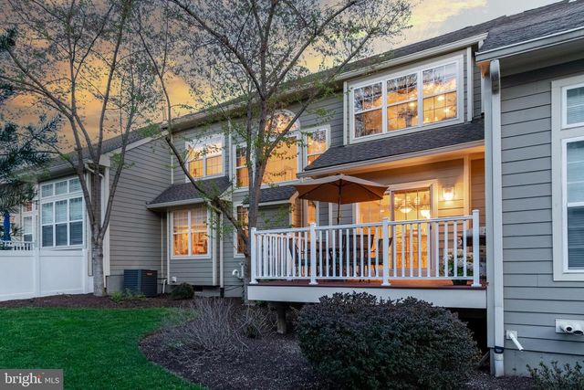 301 HOLCOMBE WAY, Lambertville, NJ 08530