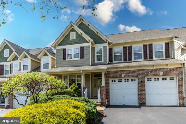 301 HOLCOMBE WAY, Lambertville, NJ 08530
