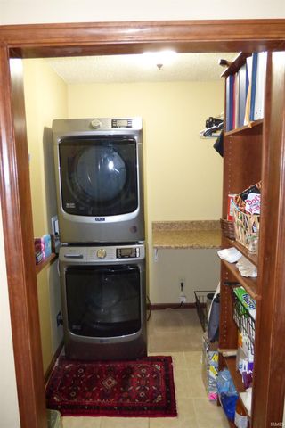3813 Eastbrooke Drive, Evansville, IN 47711