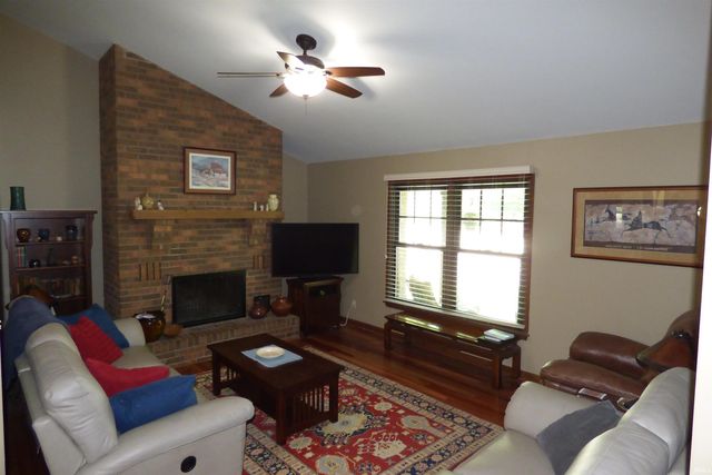 3813 Eastbrooke Drive, Evansville, IN 47711