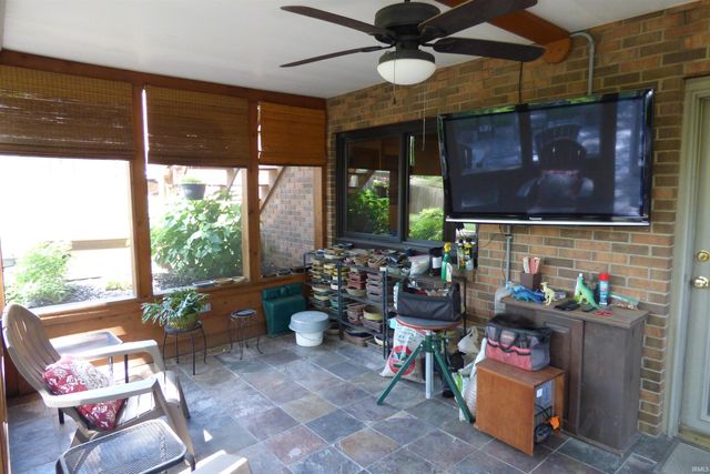 3813 Eastbrooke Drive, Evansville, IN 47711