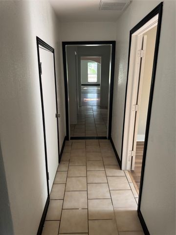 205 W Bond Street, Denison, TX 75020