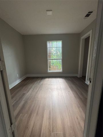 205 W Bond Street, Denison, TX 75020