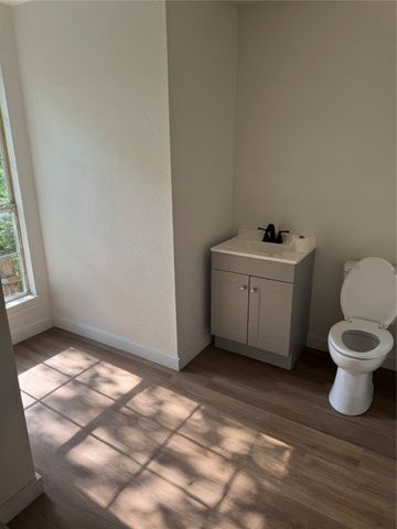 205 W Bond Street, Denison, TX 75020