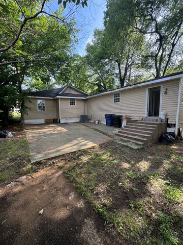 205 W Bond Street, Denison, TX 75020