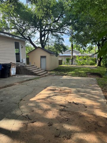205 W Bond Street, Denison, TX 75020