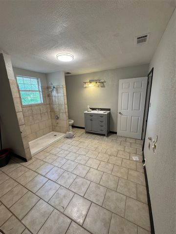 205 W Bond Street, Denison, TX 75020