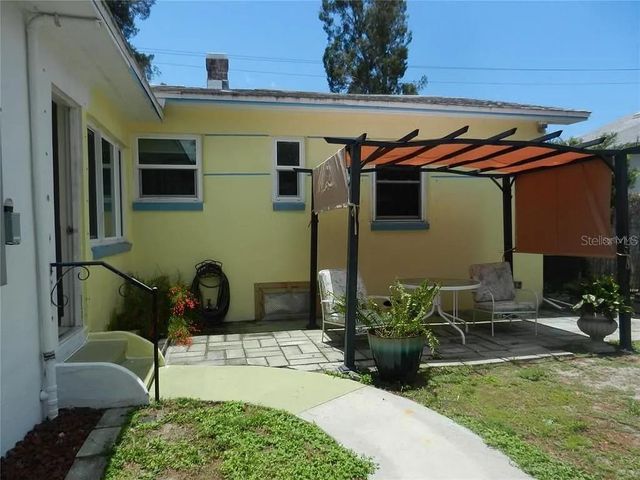 1461 28TH AVENUE N, St Petersburg, FL 33704