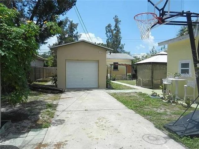 1461 28TH AVENUE N, St Petersburg, FL 33704