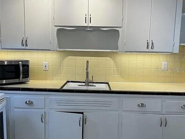 1461 28TH AVENUE N, St Petersburg, FL 33704