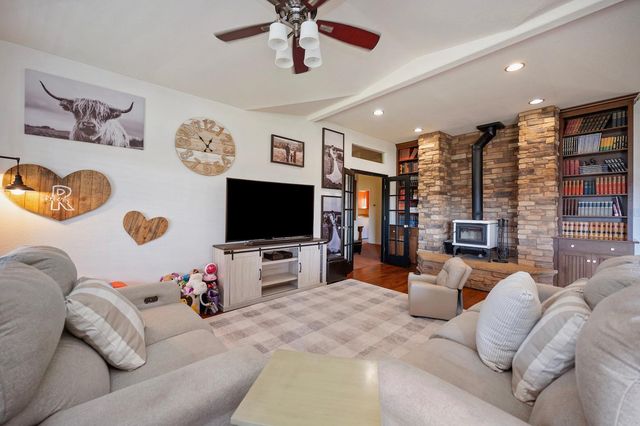 1560 Pinto Dr, Angels Camp, CA 95222