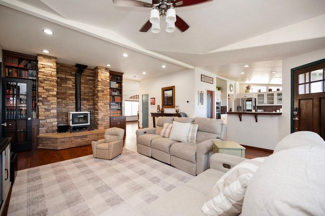 1560 Pinto Dr, Angels Camp, CA 95222