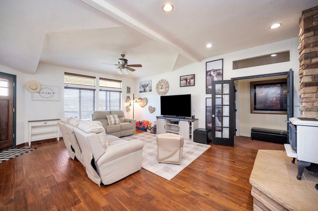 1560 Pinto Dr, Angels Camp, CA 95222