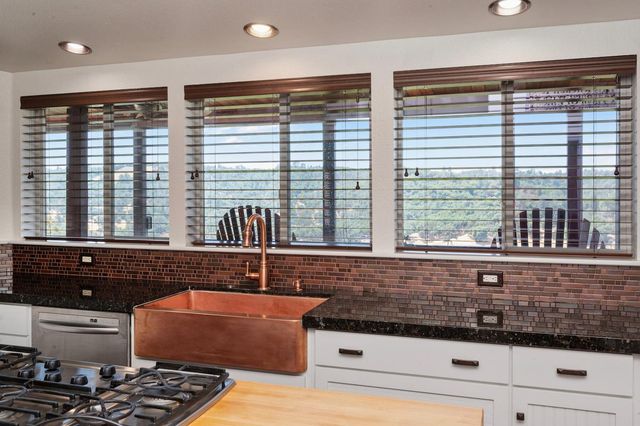 1560 Pinto Dr, Angels Camp, CA 95222