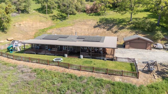 1560 Pinto Dr, Angels Camp, CA 95222