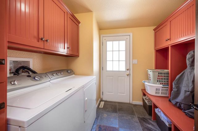 1560 Pinto Dr, Angels Camp, CA 95222