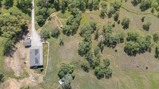 1560 Pinto Dr, Angels Camp, CA 95222