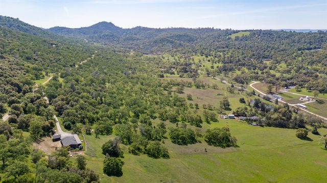 1560 Pinto Dr, Angels Camp, CA 95222