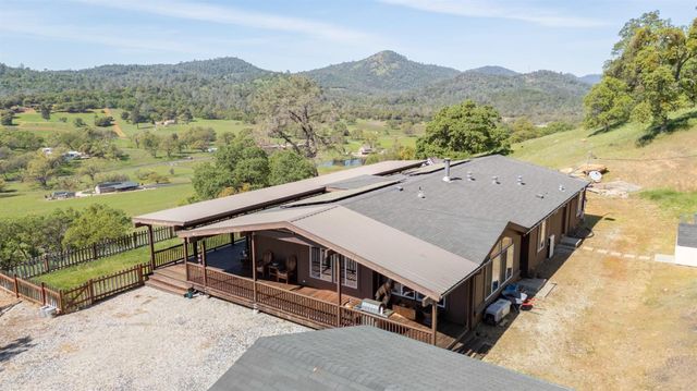 1560 Pinto Dr, Angels Camp, CA 95222