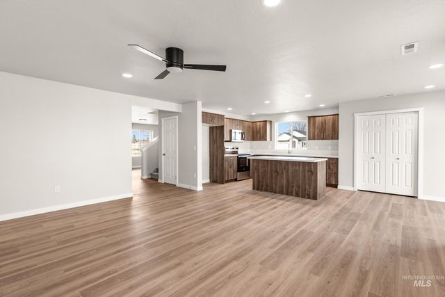 13704 Redway Ct, Caldwell, ID 83607