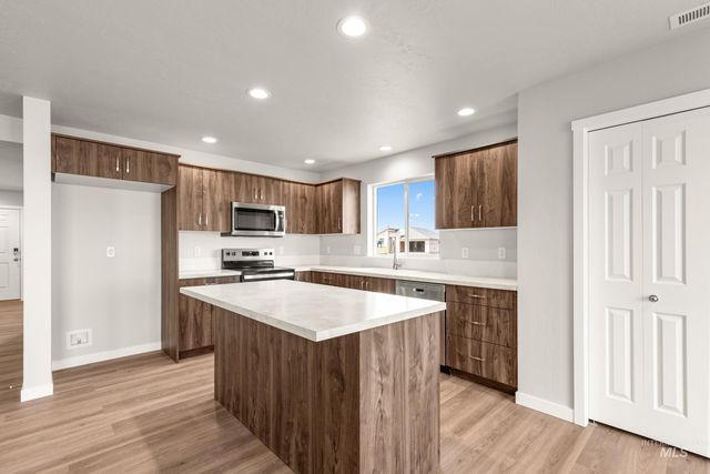 13704 Redway Ct, Caldwell, ID 83607