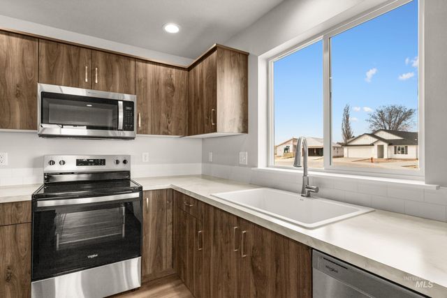 13704 Redway Ct, Caldwell, ID 83607