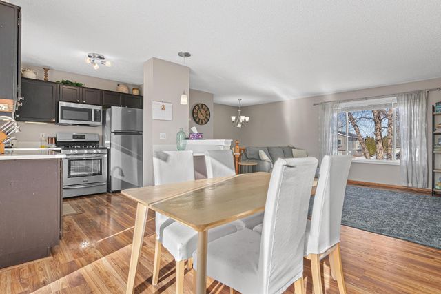 326 Braeburn Drive, Shakopee, MN 55379