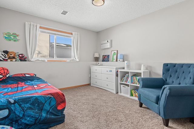 326 Braeburn Drive, Shakopee, MN 55379