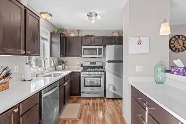 326 Braeburn Drive, Shakopee, MN 55379