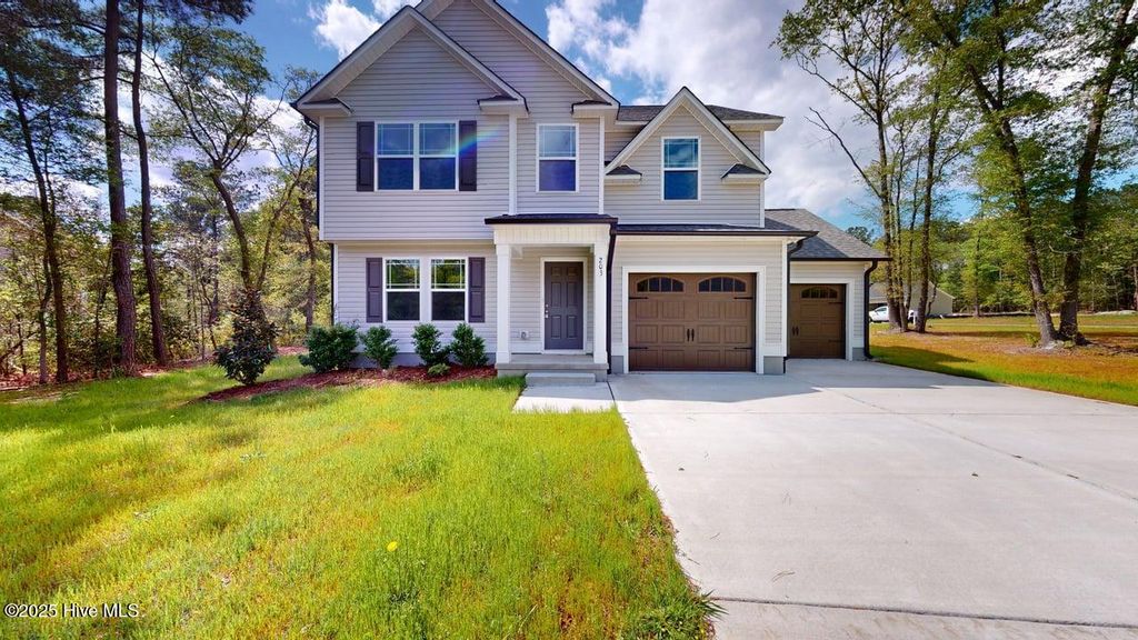 203 Grand Oaks Drive, Goldsboro, NC 27530