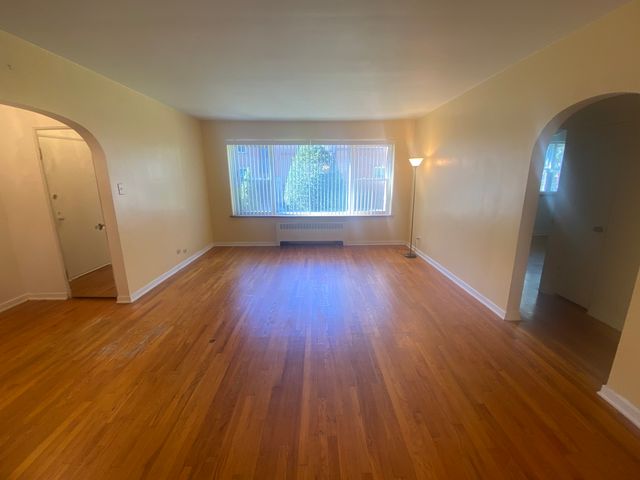2637 W Fitch Avenue 1E, Chicago, IL 60645