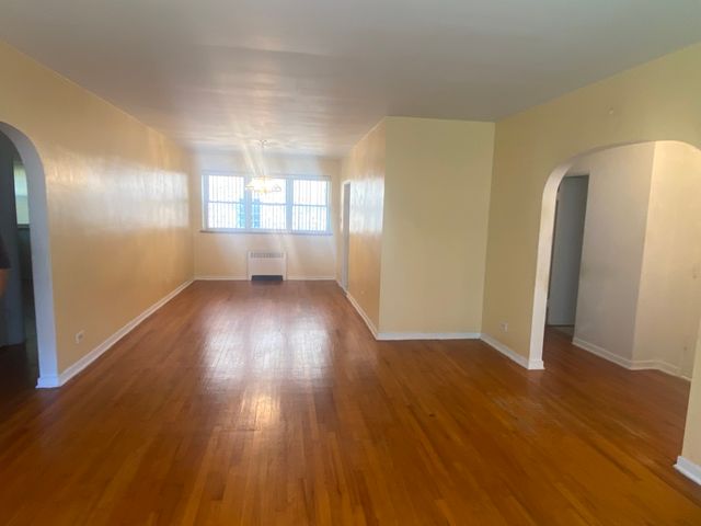 2637 W Fitch Avenue 1E, Chicago, IL 60645