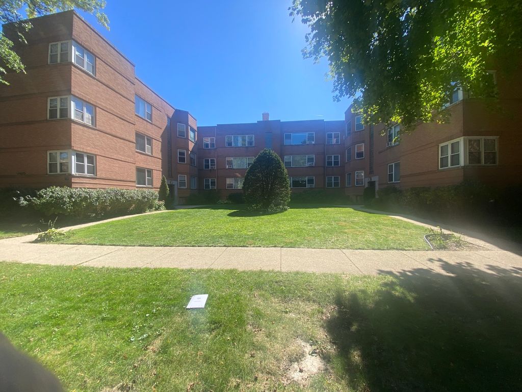 2637 W Fitch Avenue 1E, Chicago, IL 60645