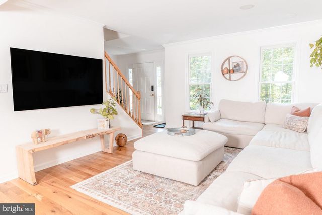 73 VILLAGE GROVE RD, Fredericksburg, VA 22406