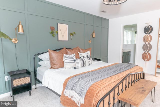 73 VILLAGE GROVE RD, Fredericksburg, VA 22406