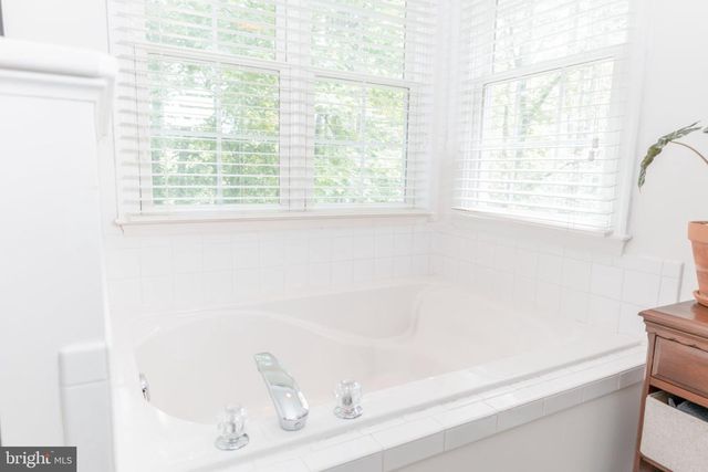 73 VILLAGE GROVE RD, Fredericksburg, VA 22406