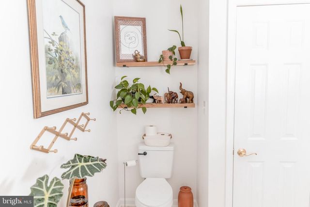 73 VILLAGE GROVE RD, Fredericksburg, VA 22406