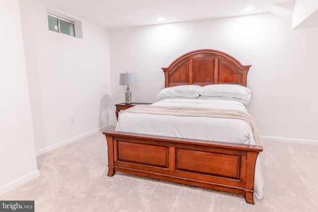 73 VILLAGE GROVE RD, Fredericksburg, VA 22406