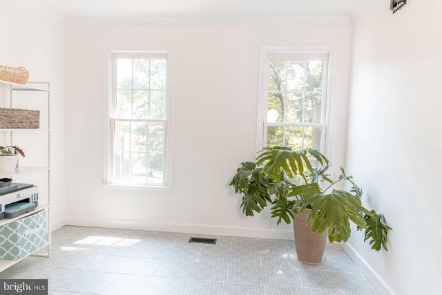 73 VILLAGE GROVE RD, Fredericksburg, VA 22406