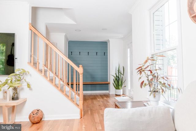 73 VILLAGE GROVE RD, Fredericksburg, VA 22406