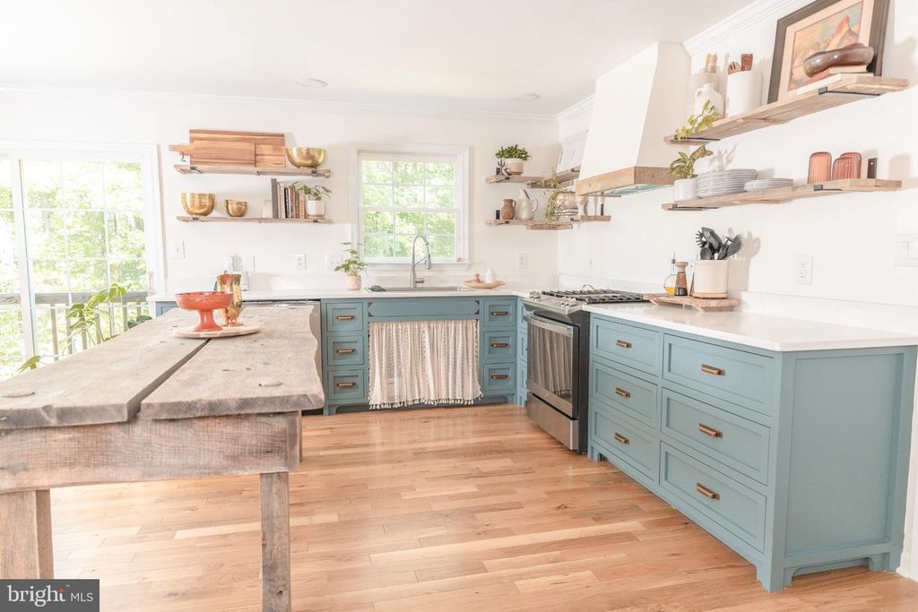 73 VILLAGE GROVE RD, Fredericksburg, VA 22406